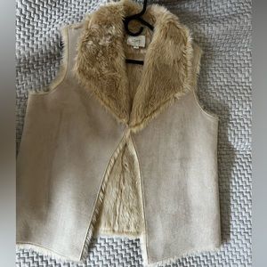 Faux fur vest-loft